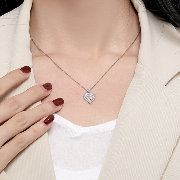 NEW SILVER BAGUETTE ROUNG DIAMOND HALO HEART NECKLACE - Picture 9 of 9